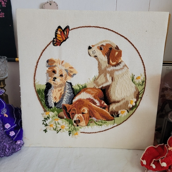 Vintage "Puppy Love" Crewel Embroidery - Picture 1 of 11
